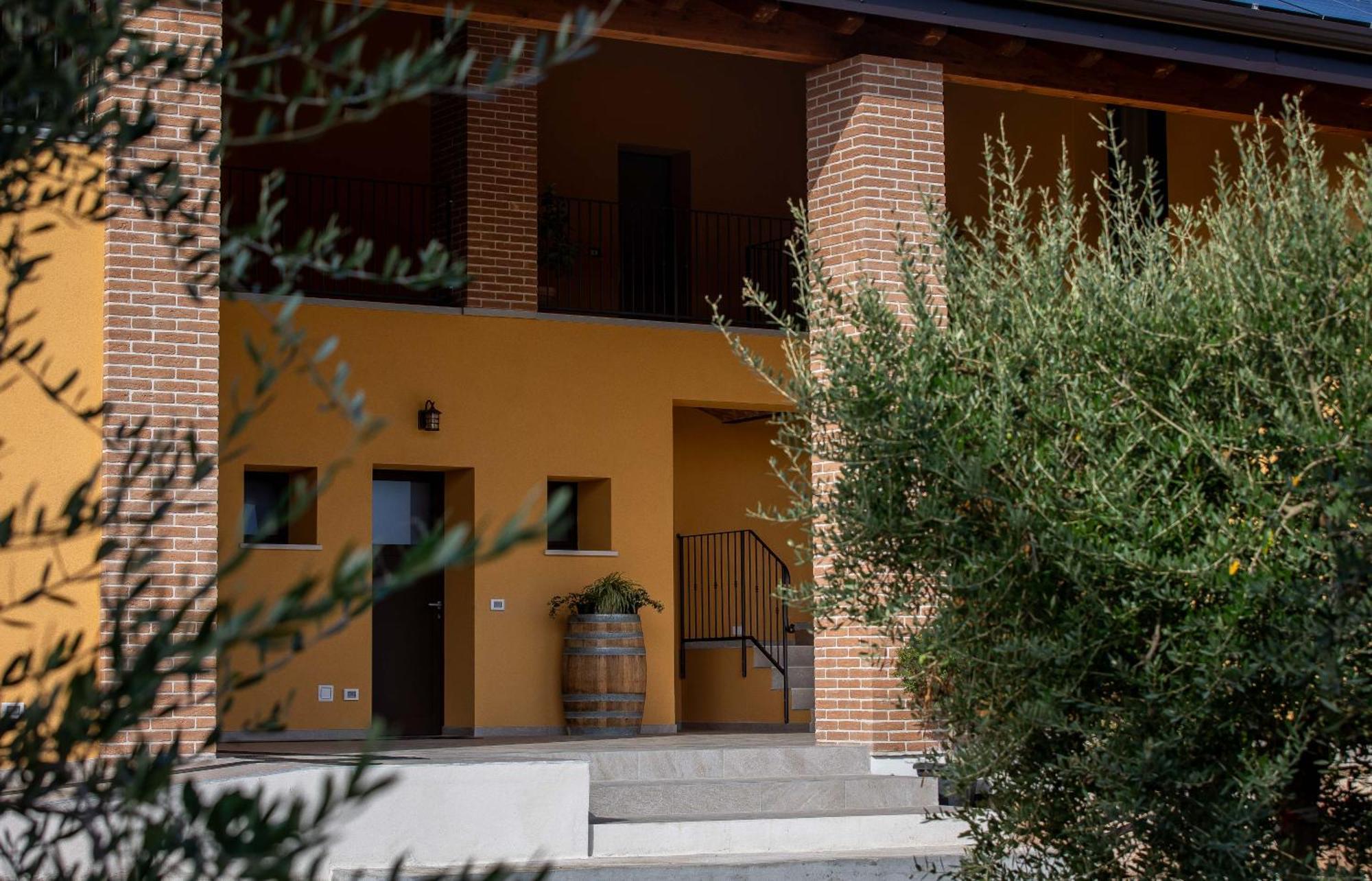 Agriturismo Corte Casa Erminia Colà Exterior foto